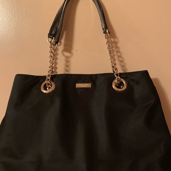 Like new! kate spade satchel. Silver Chain. - Picture 3 of 8